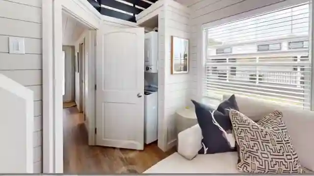 unique-35k-meadowview-tiny-house-texas-charm-and-innovation