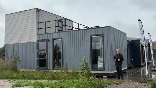 innovative-two-bedroom-home-near-amsterdam-modern-design-rooftop-deck