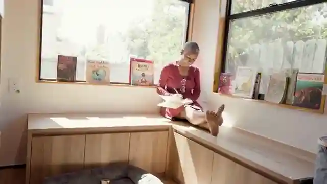 chaos-tiny-home-journey-embracing-clever-design