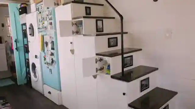 dianas-tiny-home-tour-downsizing-tips-and-simplified-living-journey