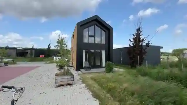 touring-the-stylish-milhome-60-a-prefab-home-marvel