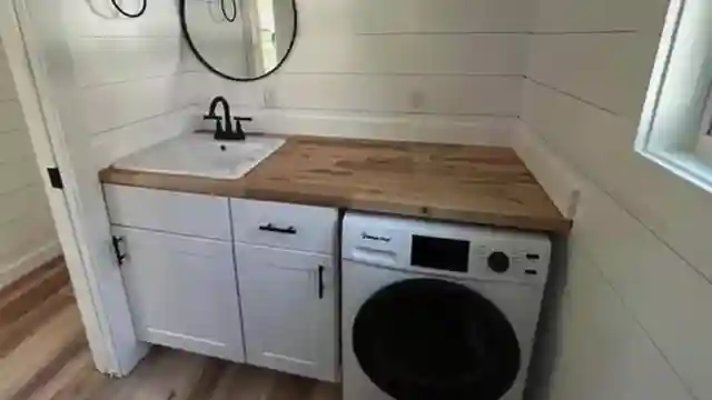 luxurious-40k-tiny-house-in-texas-2-bed-1-bath-showcase