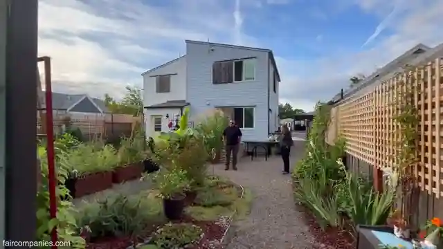 sustainable-urban-living-inside-sea-street-cooperative