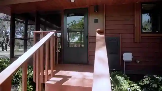 efficient-living-inside-crystals-399-sq-ft-escape-classic-tiny-home