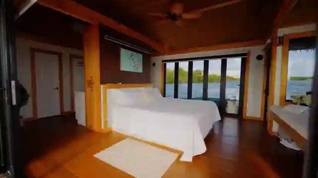 luxurious-overwater-bungalow-tour-kearga-florida